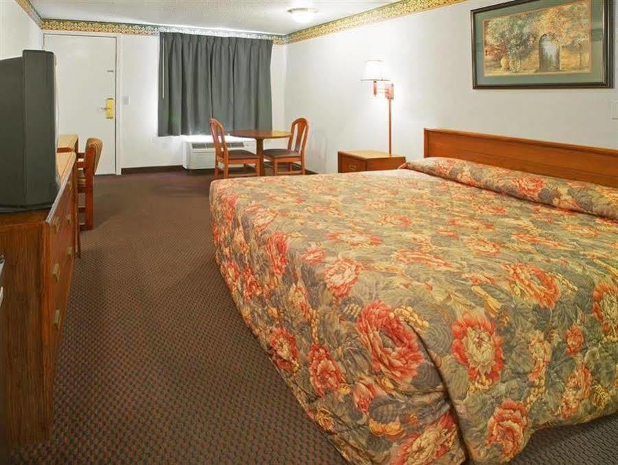 Fairbridge Inn Express Меррилвилл Экстерьер фото